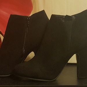 Black Candie's booties